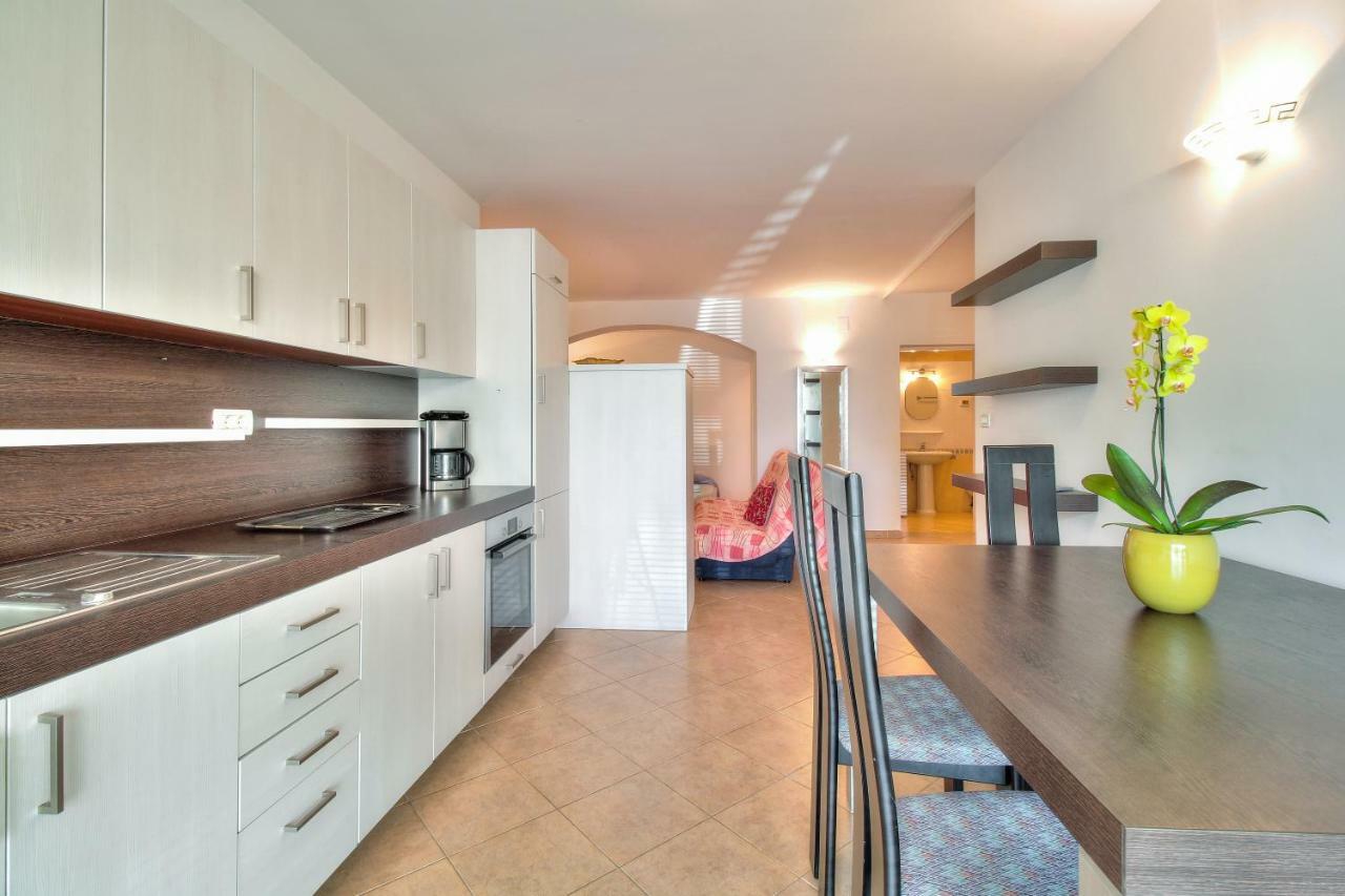 Apartment Katarina Crveni Vrh Extérieur photo